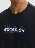 Woolrich MAGLIETTA IN PURO COTONE CON MAXI LOGO - CFWOTE0048MRUT1486 3989 - Tadolini Abbigliamento